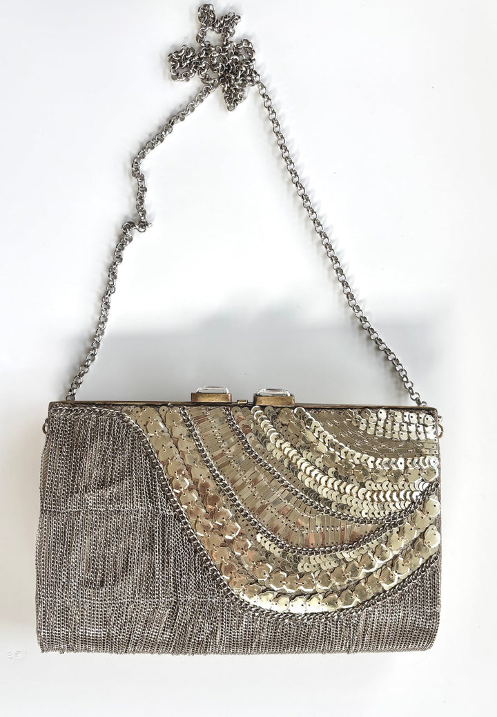 THE ARCHE CLUTCH