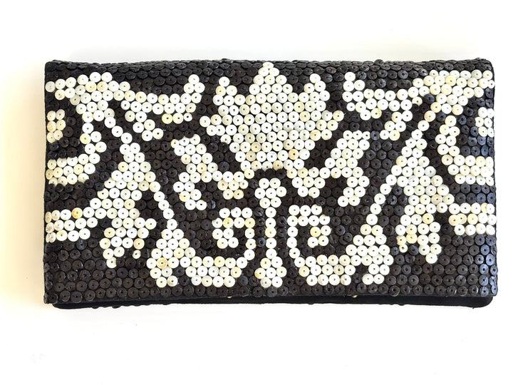 THE CALYPSO CLUTCH