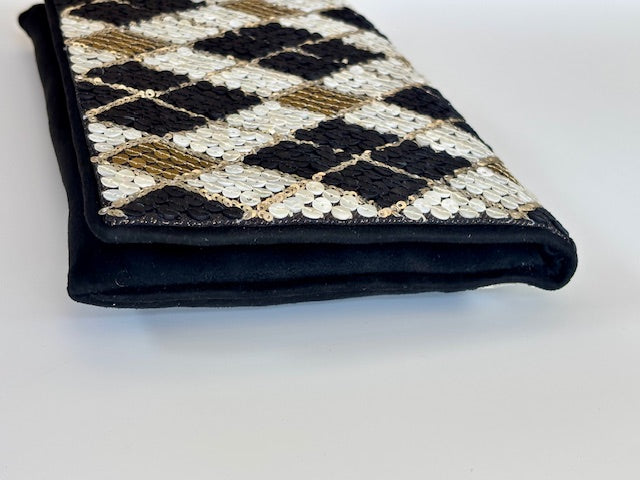 THE ARGYLE CLUTCH