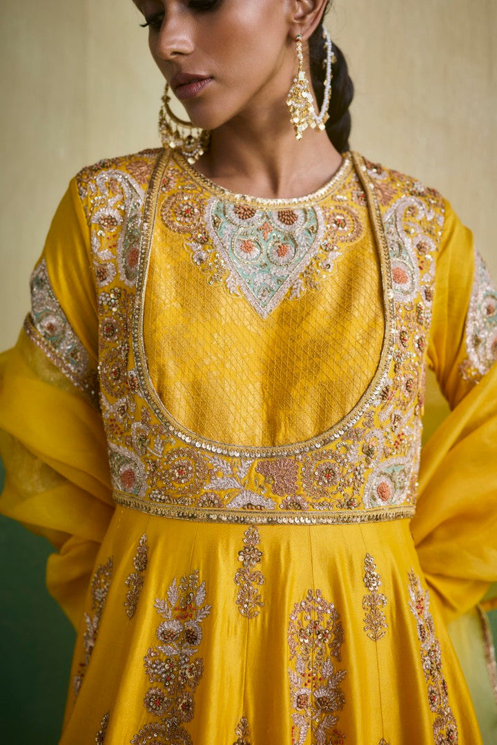 16 Kali Booti Kalidar With Ombre Dupatta