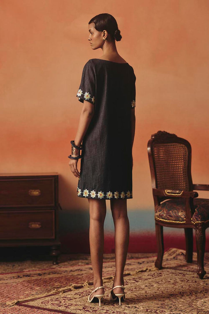 Mithu Dress