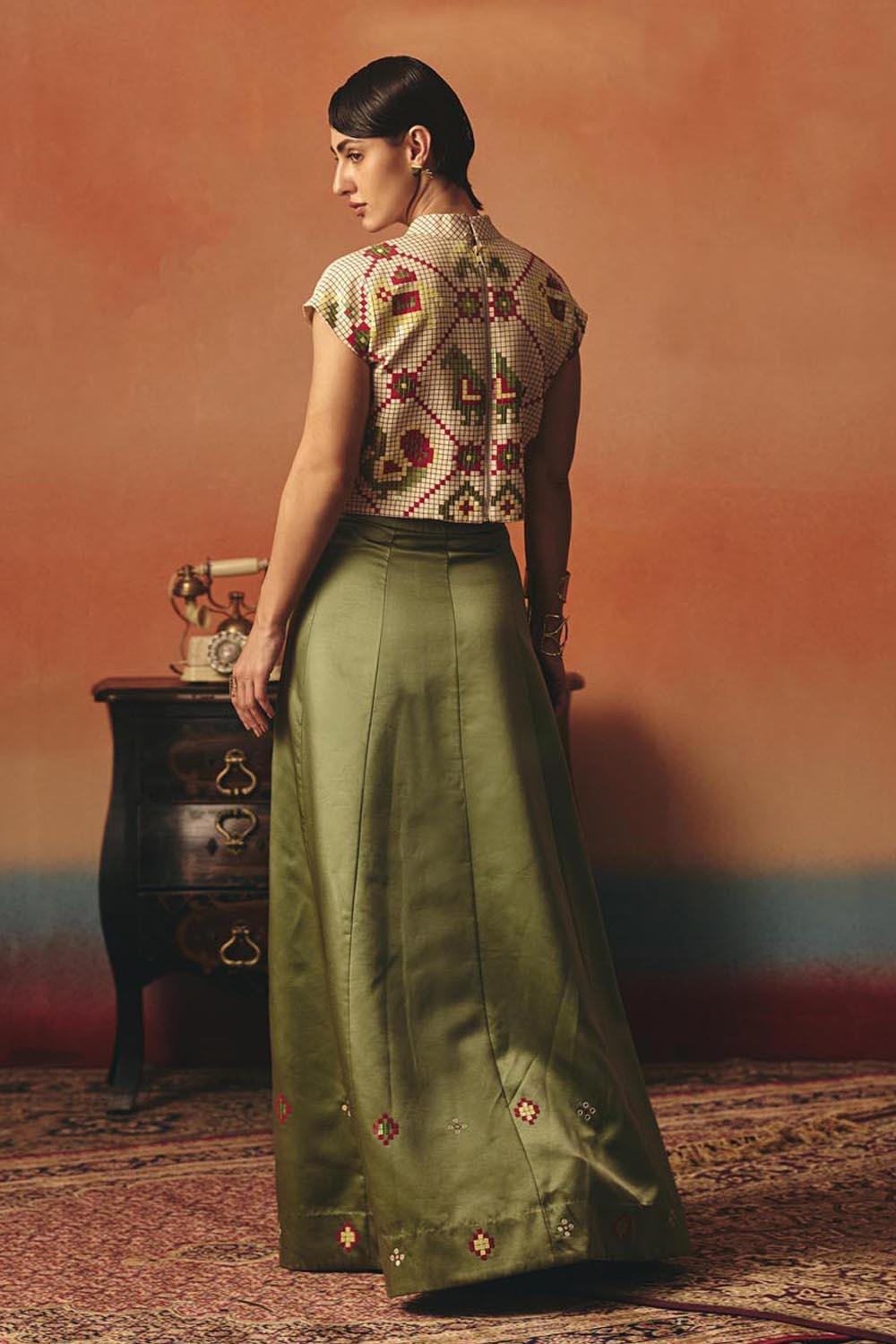 Tota Maina Crop Top