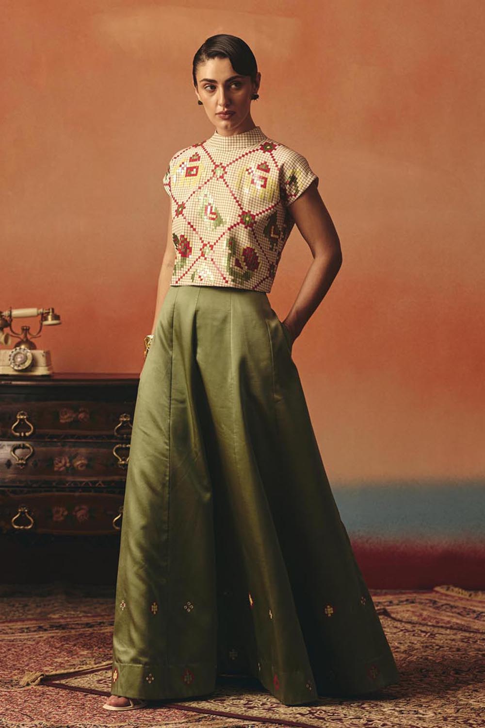 Tota Maina Crop Top