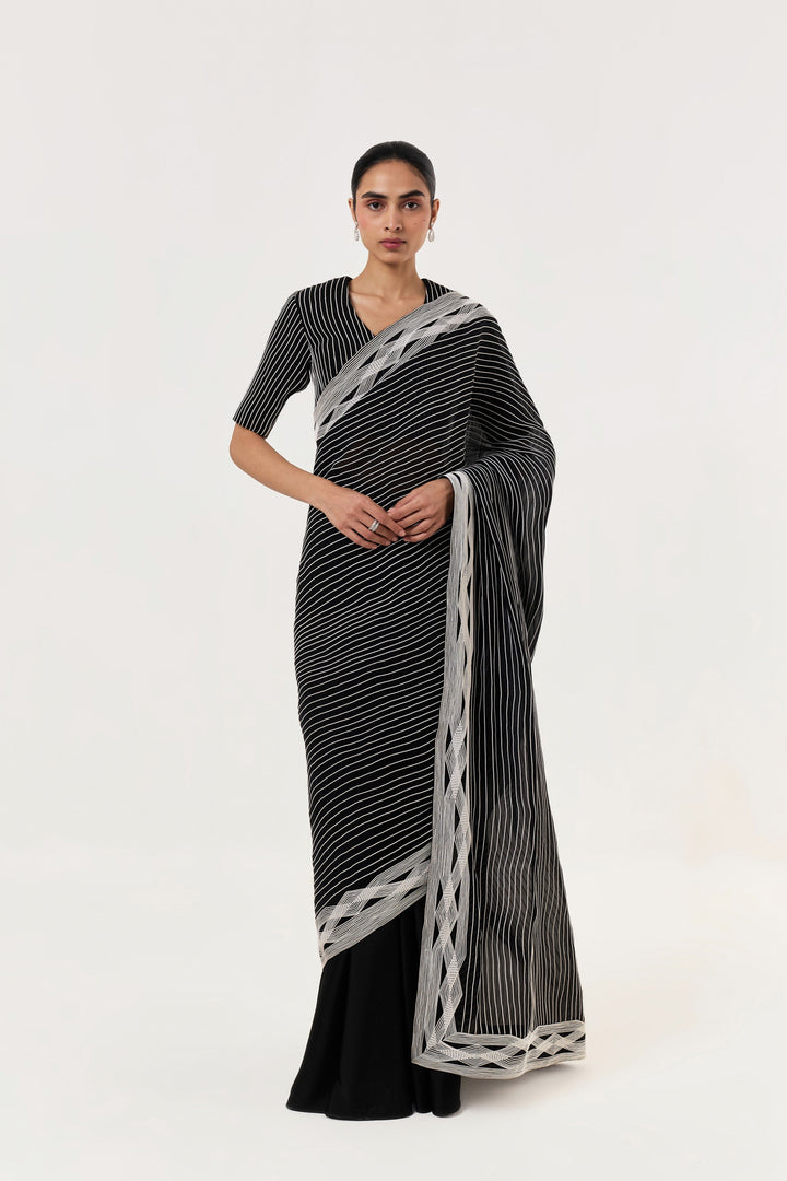 Entwined Corded Saree with Striped Pallu - Black & White