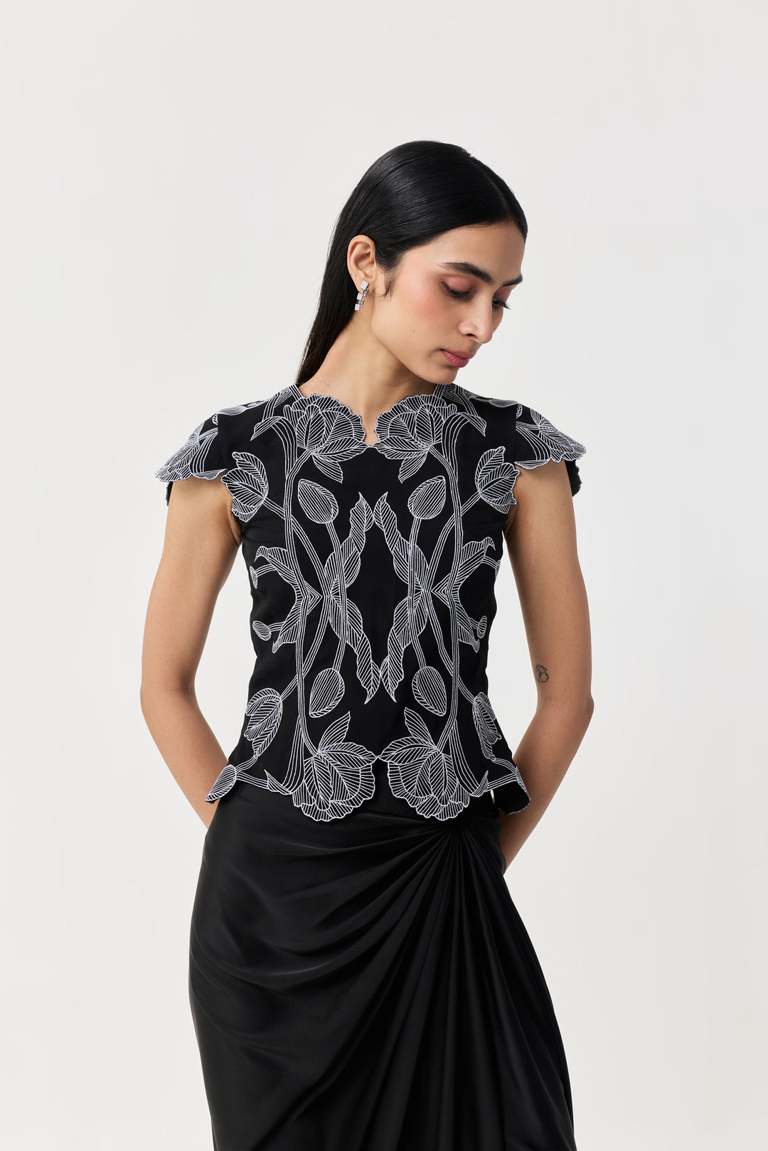 Wild Tulip Top With Sleeves - Black & White