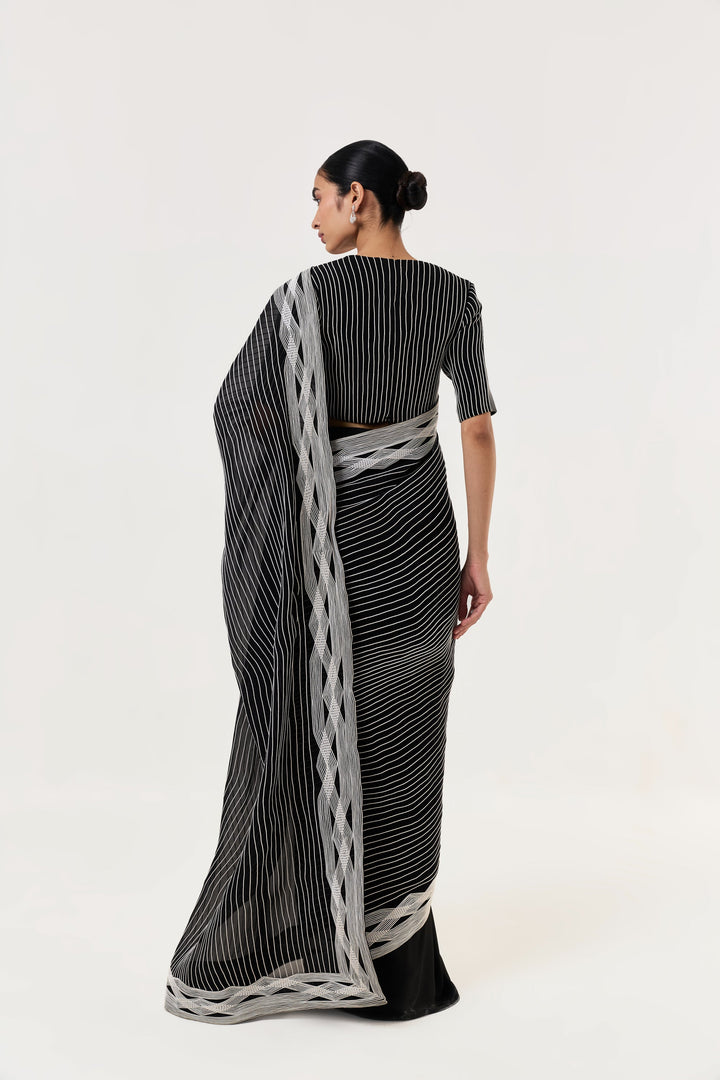 Entwined Corded Saree with Striped Pallu - Black & White
