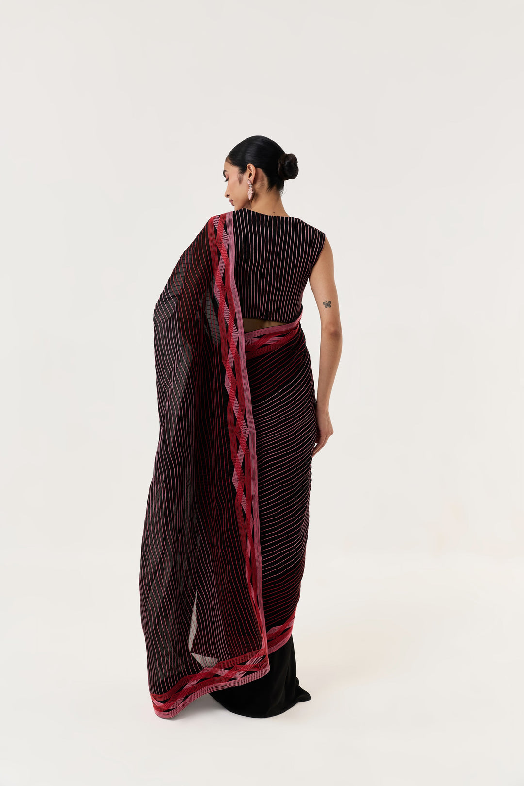Entwined Corded Saree with Striped Pallu - Black & Red