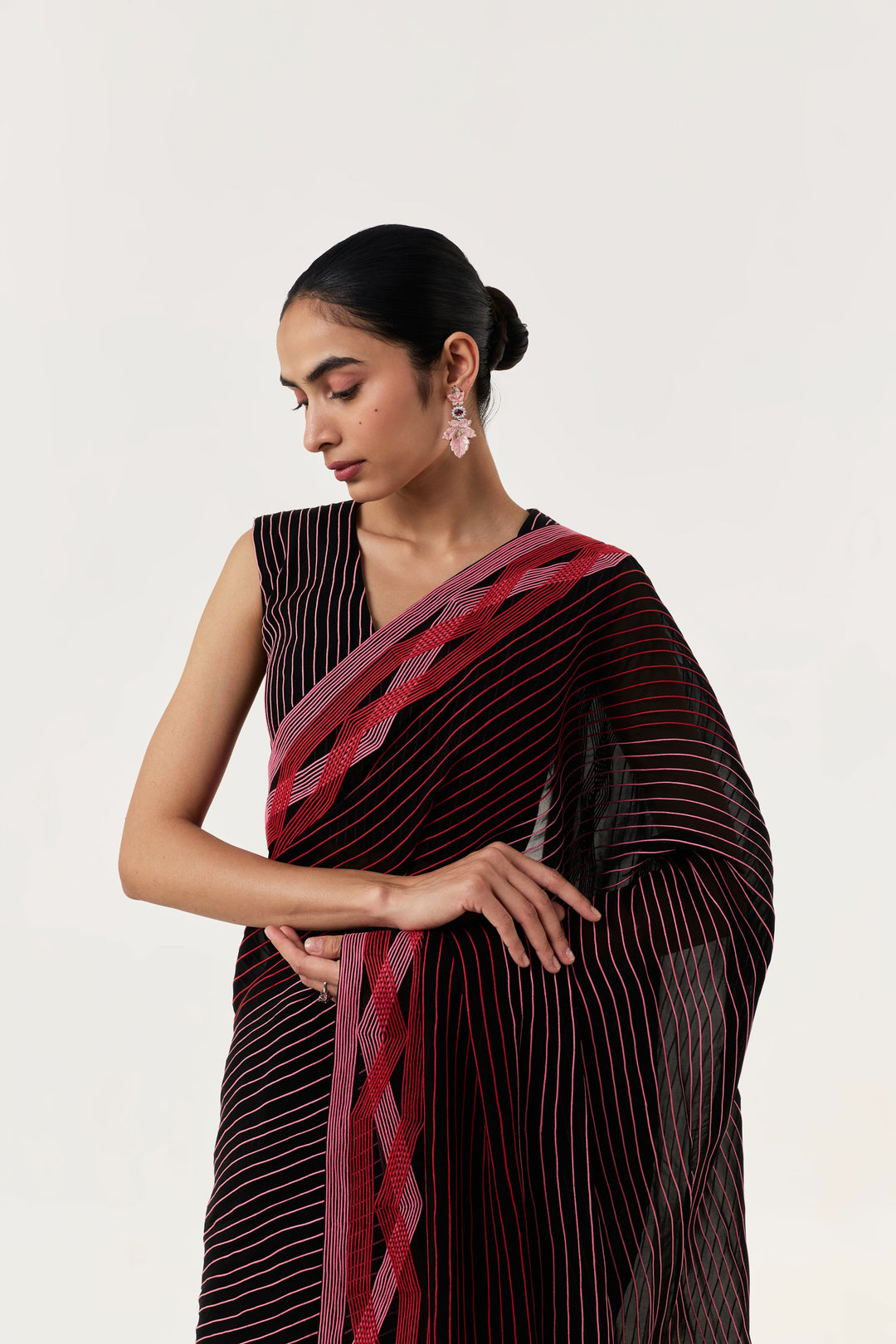 Entwined Corded Saree with Striped Pallu - Black & Red
