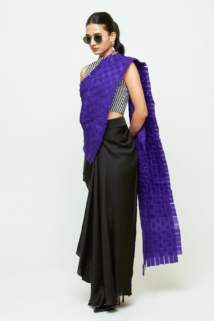 Isa Blue Textured Saree Skirt Set