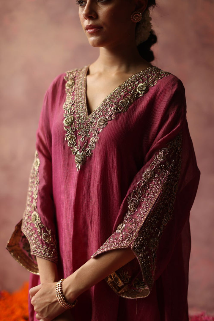 Heer Fuchsia Phiran Set