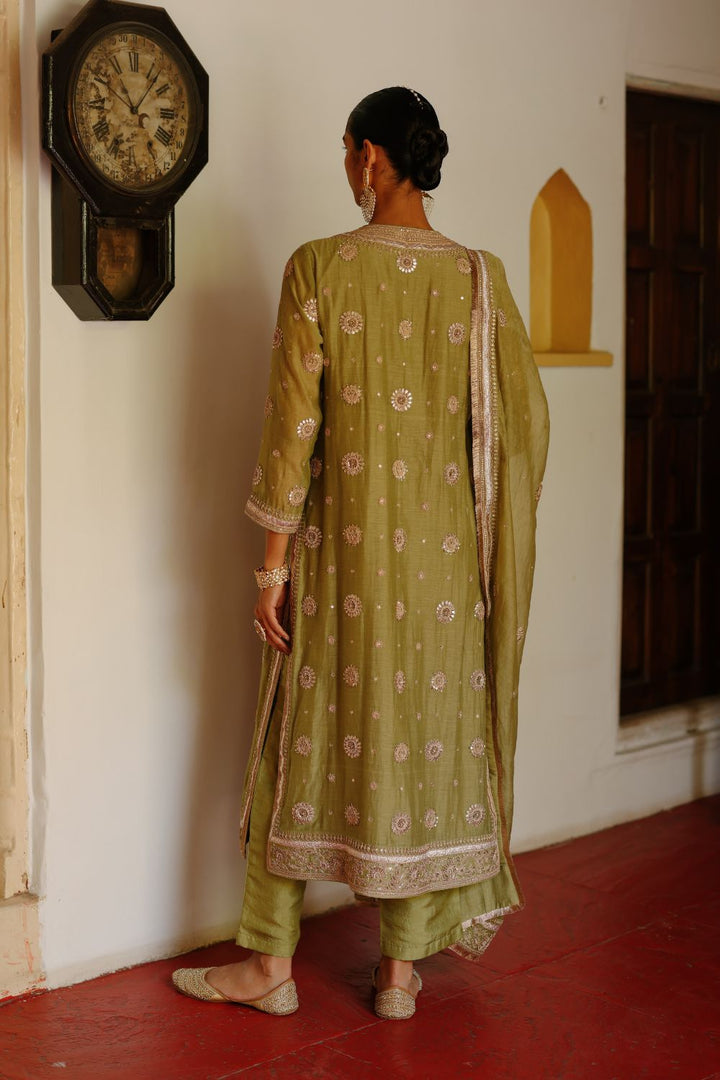 Halfmoon Kurta Set