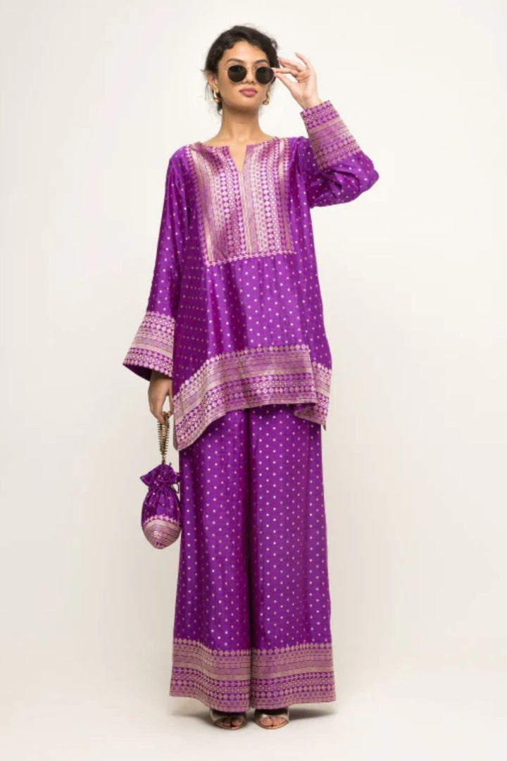 Sitara-Dotted Silk Kurta set with Benerasi Brocade weave border details (Purple)