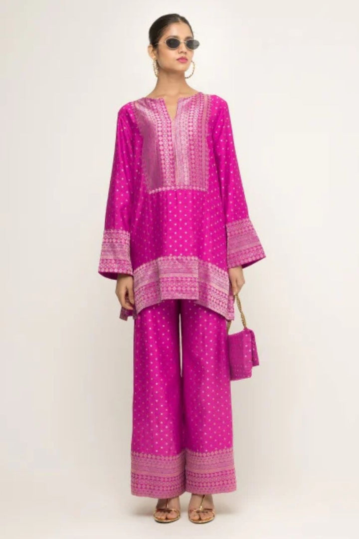 Sitara-Dotted Silk Kurta set with Benerasi Brocade weave border details (Pink)