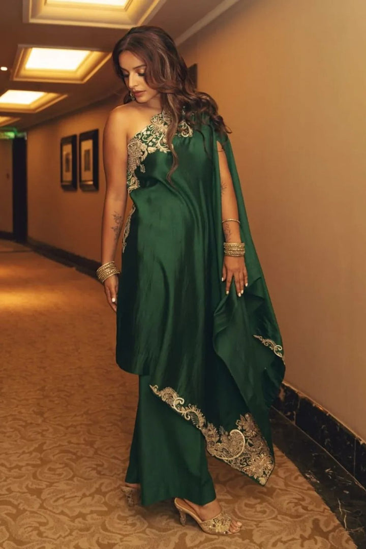 Lisa Mishra In Our Emerald Green Off Shoulder Cape Set