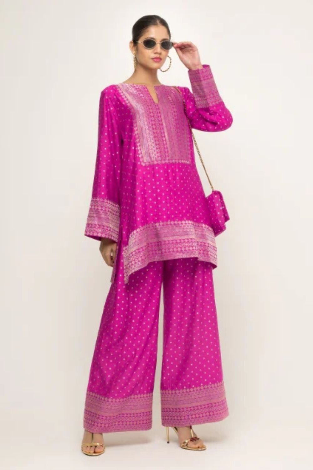 Sitara-Dotted Silk Kurta set with Benerasi Brocade weave border details (Pink)