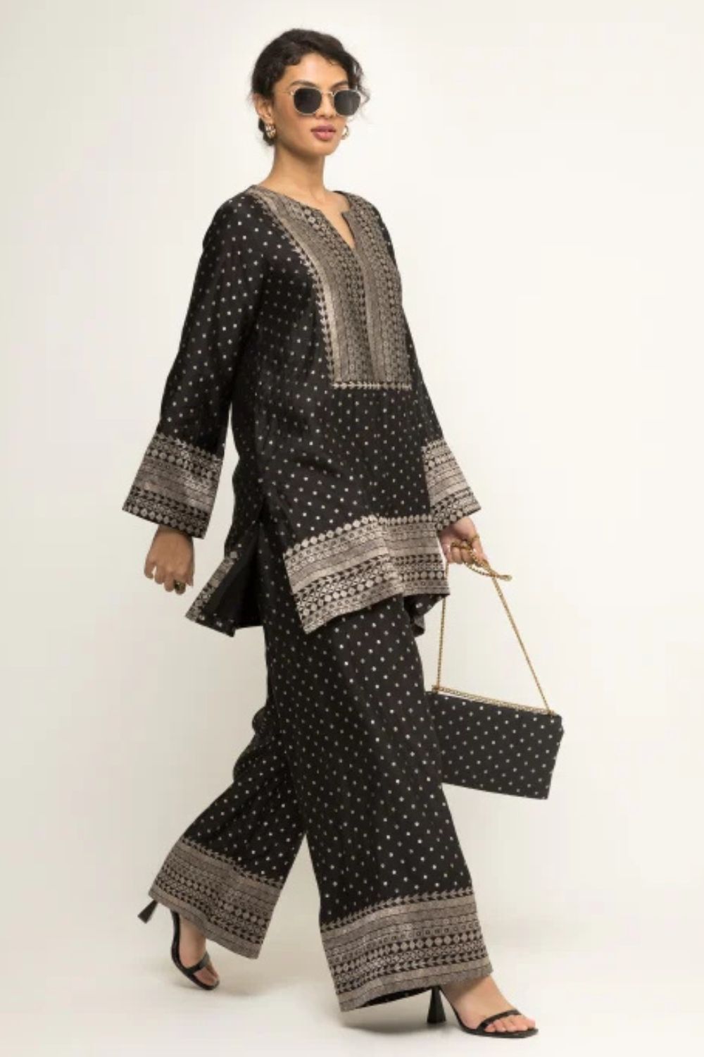 Sitara-Dotted Silk Kurta set with Benerasi Brocade weave border details (Black)