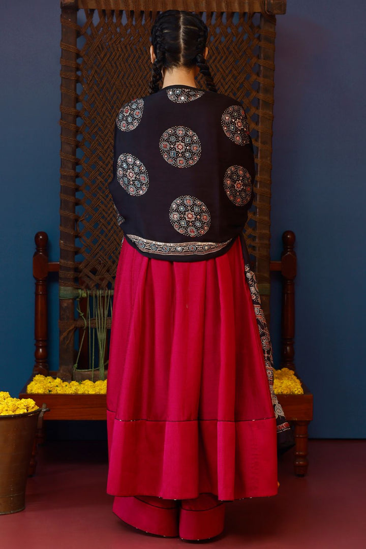 Baithak Pink Flair Kali Kurta Set