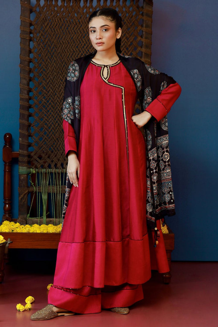 Baithak Pink Flair Kali Kurta Set