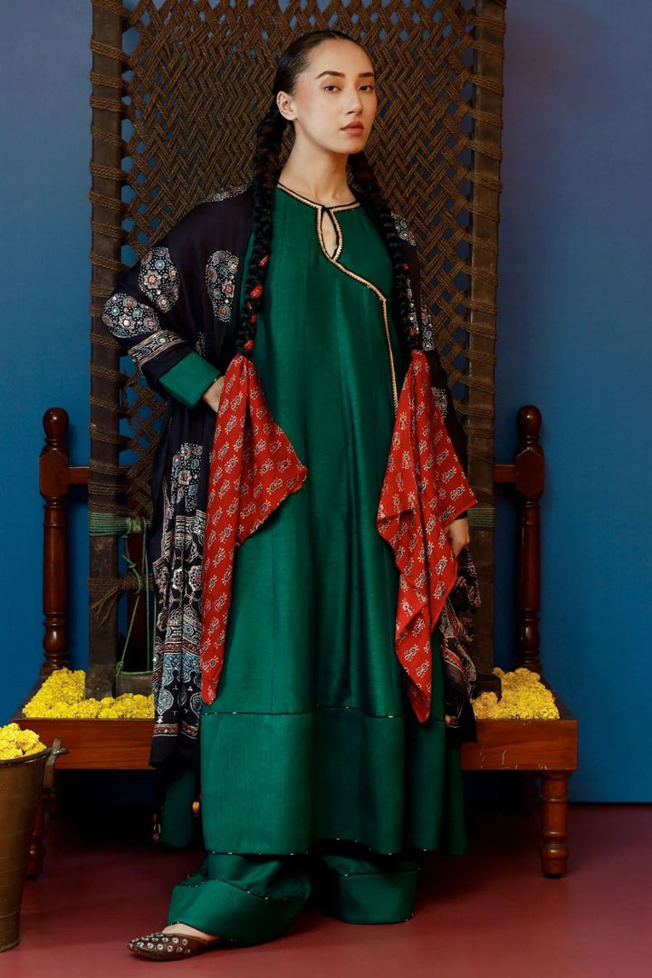 Baithak Green Flair Kali Kurta Set