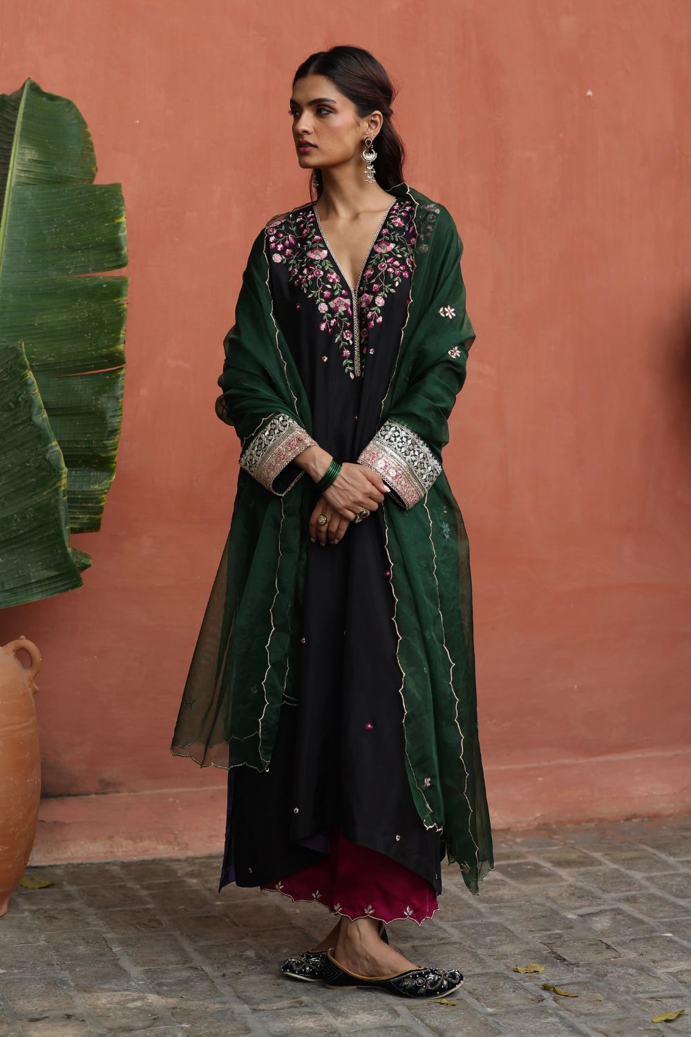 Kaleera Kurta Set in Black