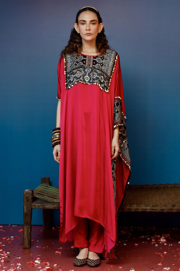 Saron Pink Kaftan Set