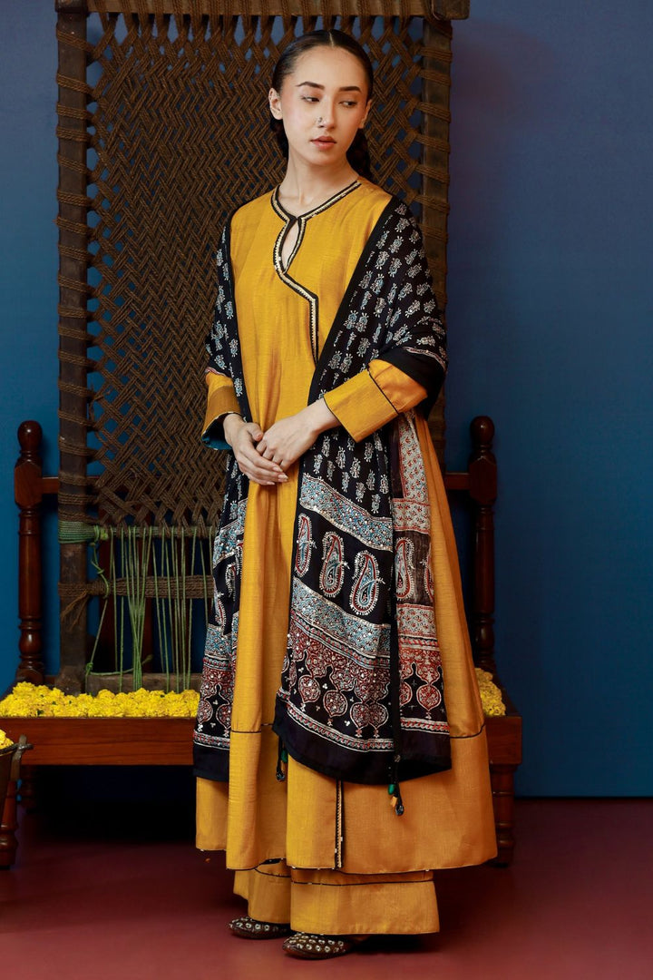 Baithak Mustard Flair Kali Kurta Set