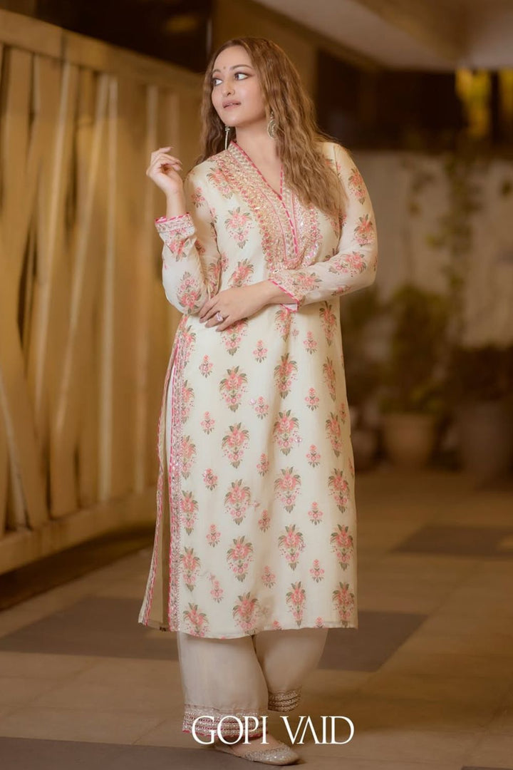 Sonakshi Sinha In Our Gargi Tunic