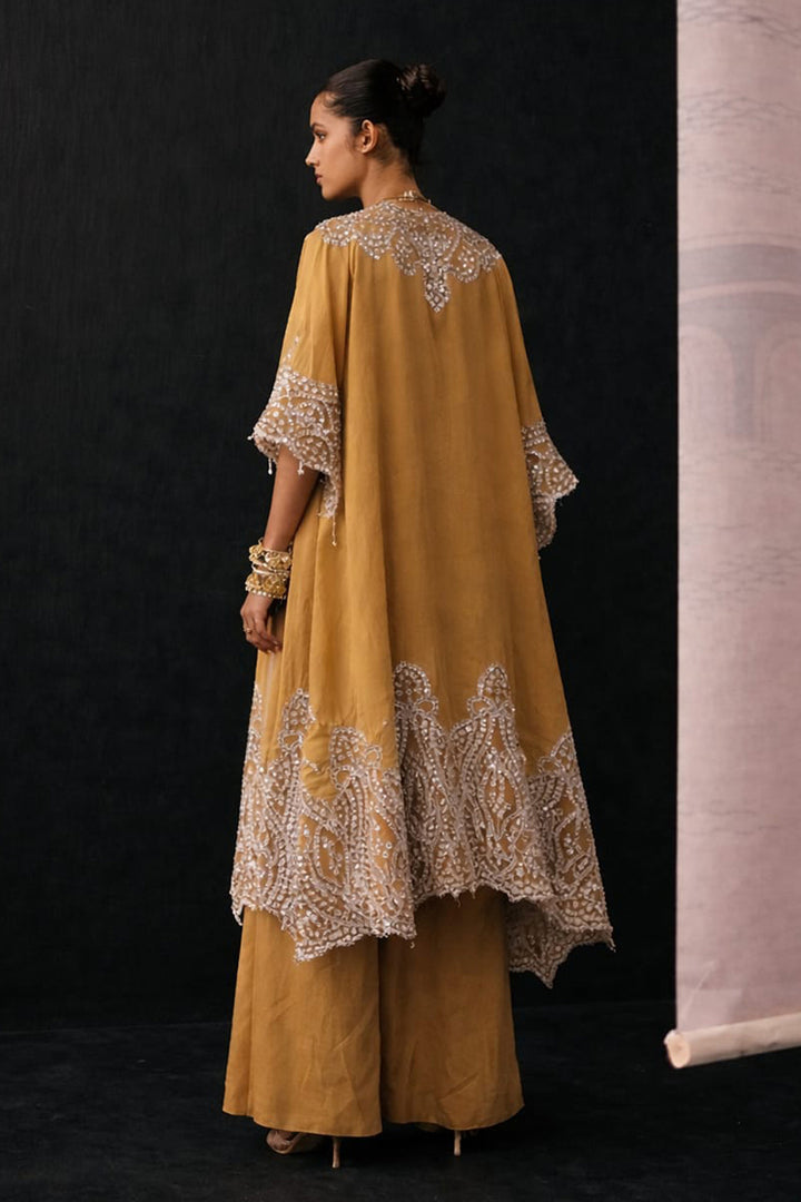 DEEP GOLD CAPE