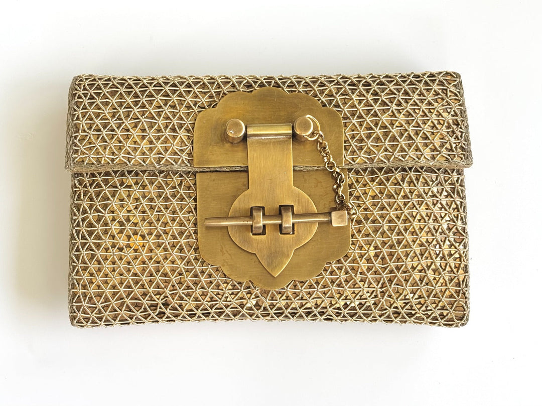 THE ECLAT CLUTCH