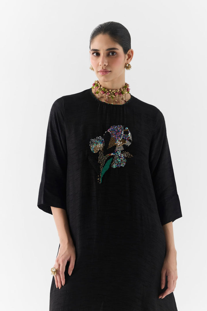 Side view of the Black Rose kurta with matching pants