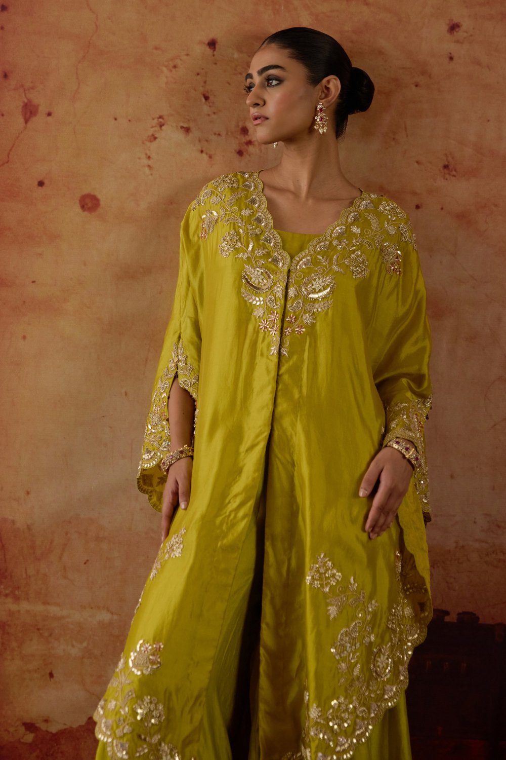 Maryam Cape Set