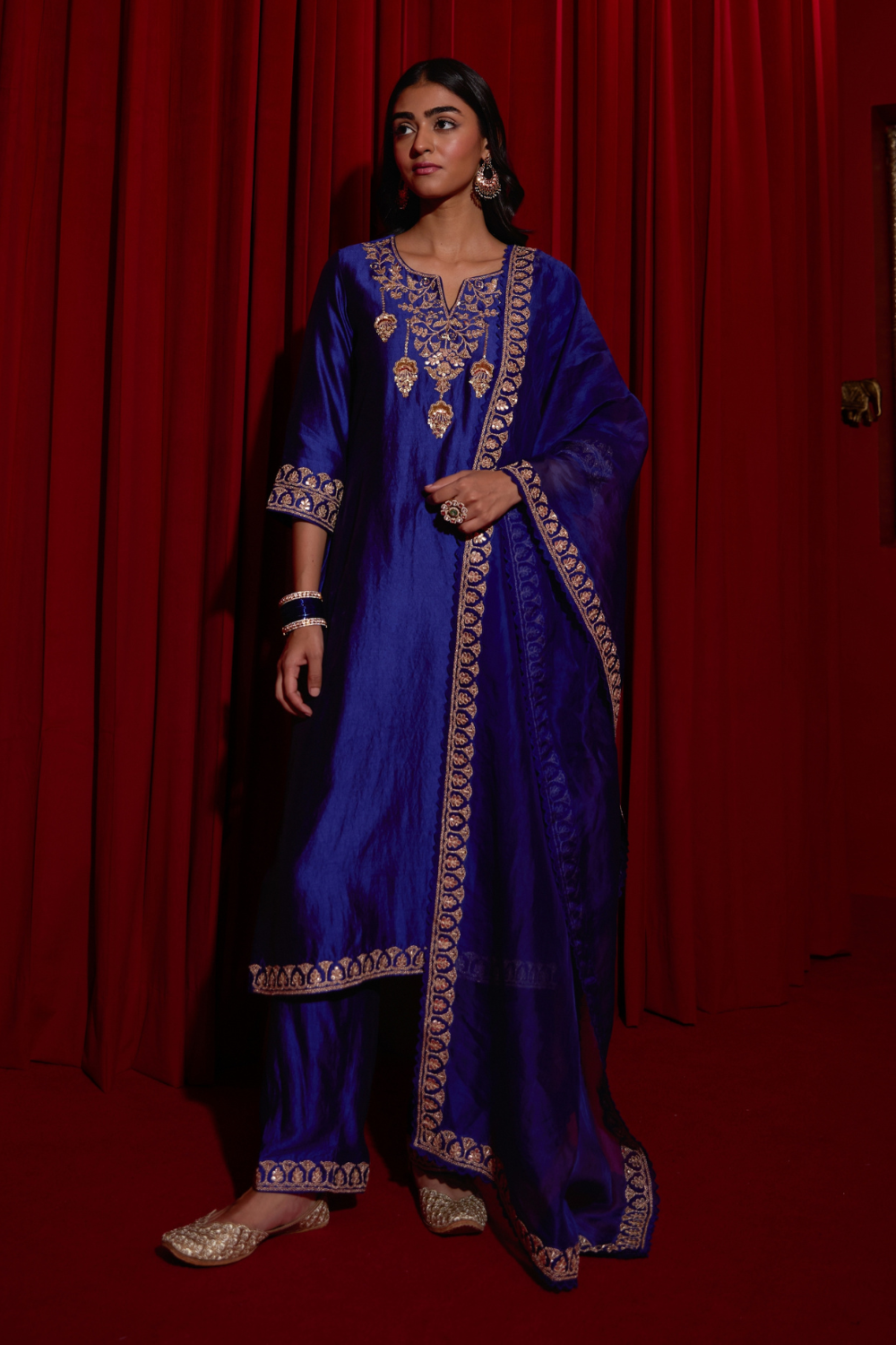 Aavya Suit