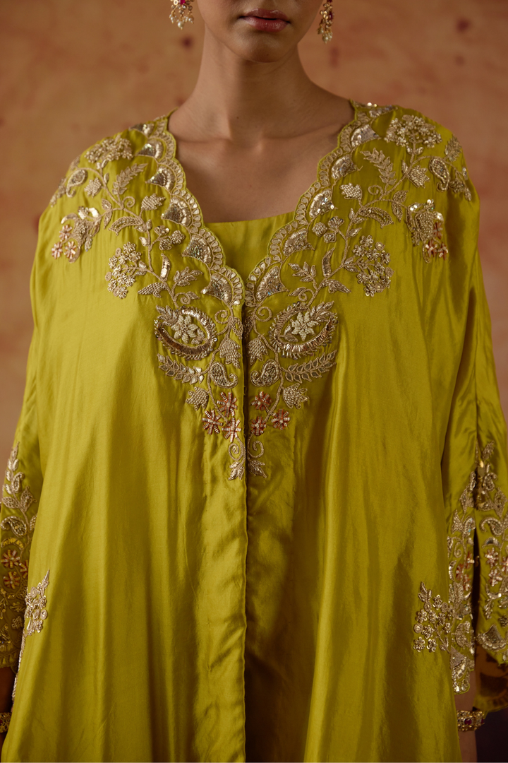 Maryam Cape Set