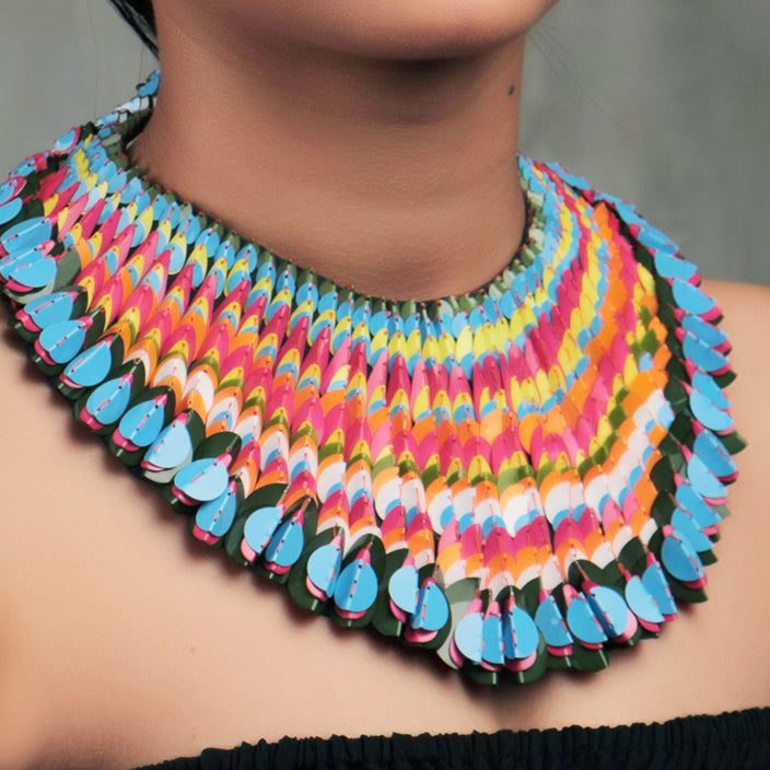 PLEATED PLUME COLLAR SPRING