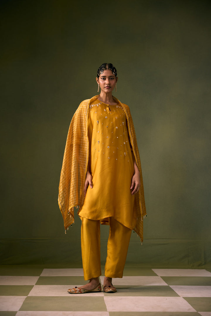 ACove Antifit Kurta Set