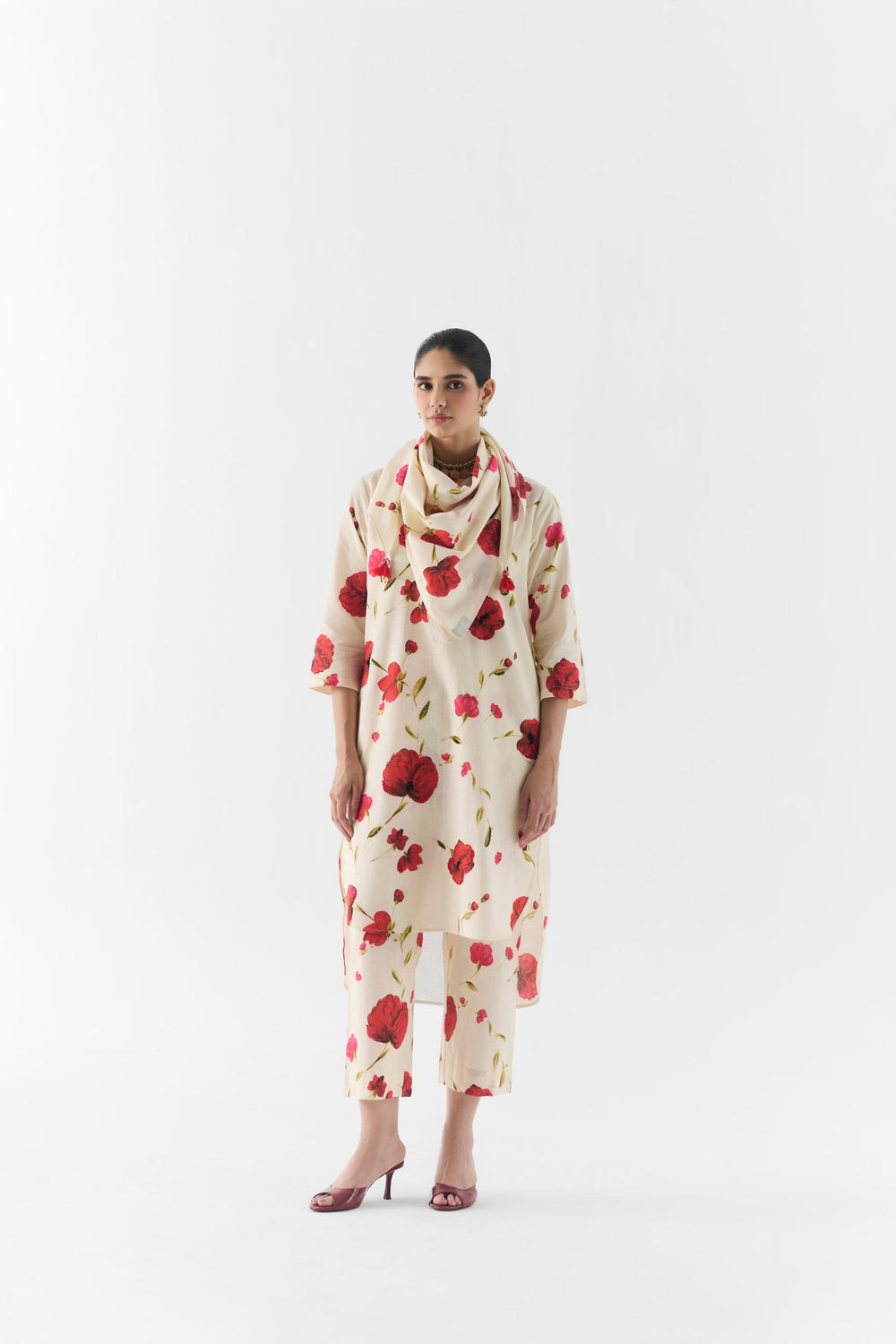 Fabric and rose print detail of the Sisley Rose Kurta neckline and sleeve