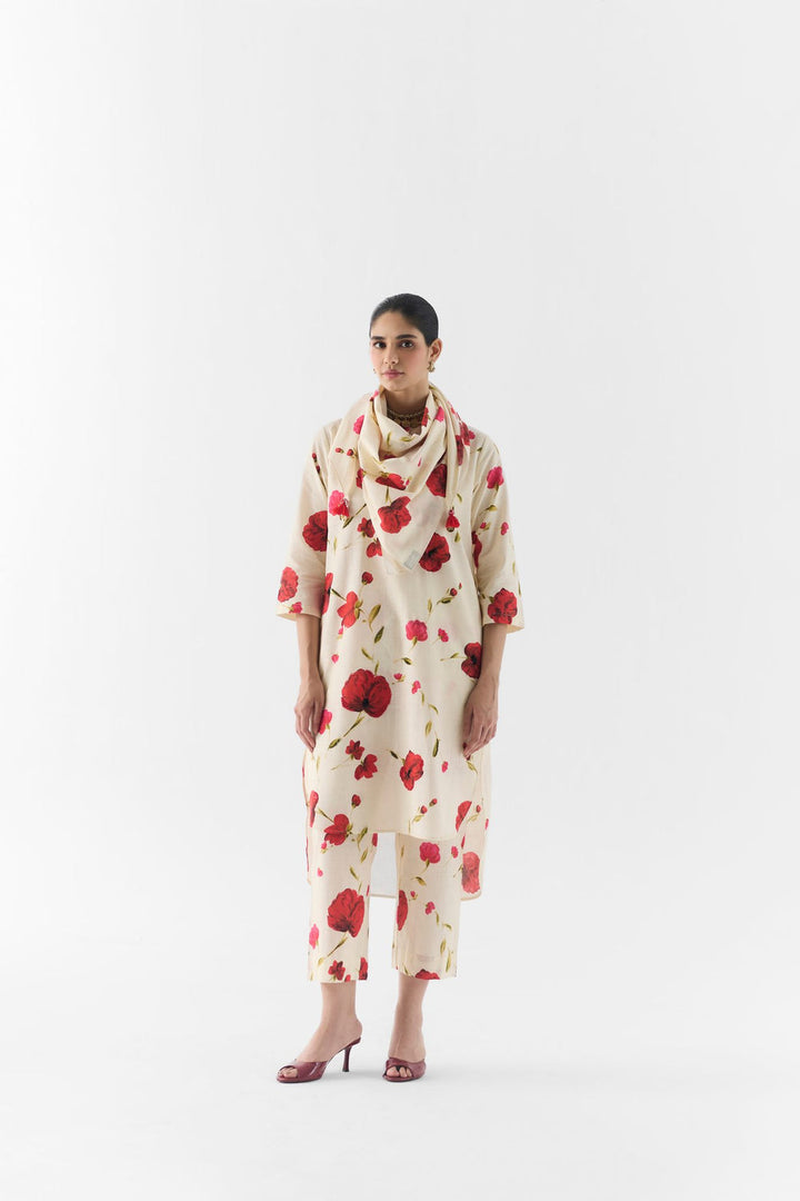 Fabric and rose print detail of the Sisley Rose Kurta neckline and sleeve