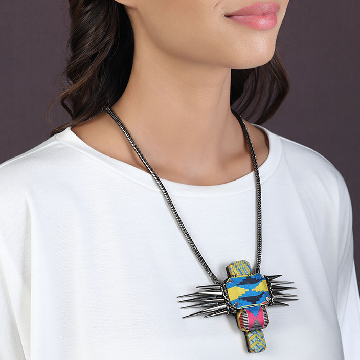 SPIKED HAIBA PENDANT